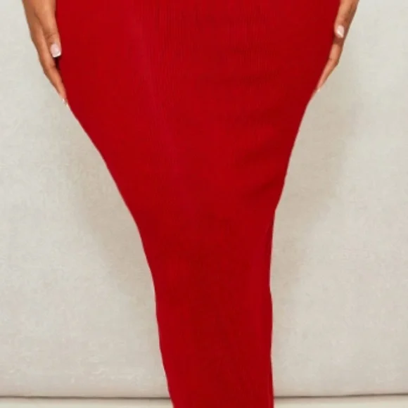 SHAPE RED PLISSE STRAPPY CUP DETAIL MIDAXI DRESS - Picture 2 of 8